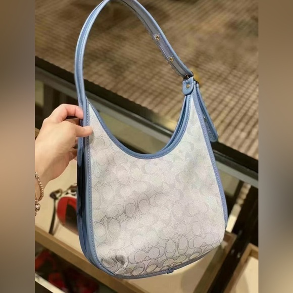coach Ergo Shoulder Bag In Signature Jacquard C2588 - Picture 1 of 6
